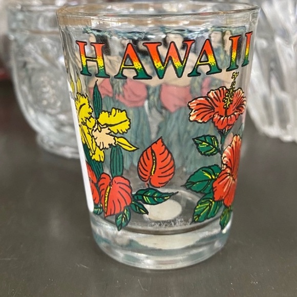 Vintage Hawaiian Shot Glass - Picture 2 of 3